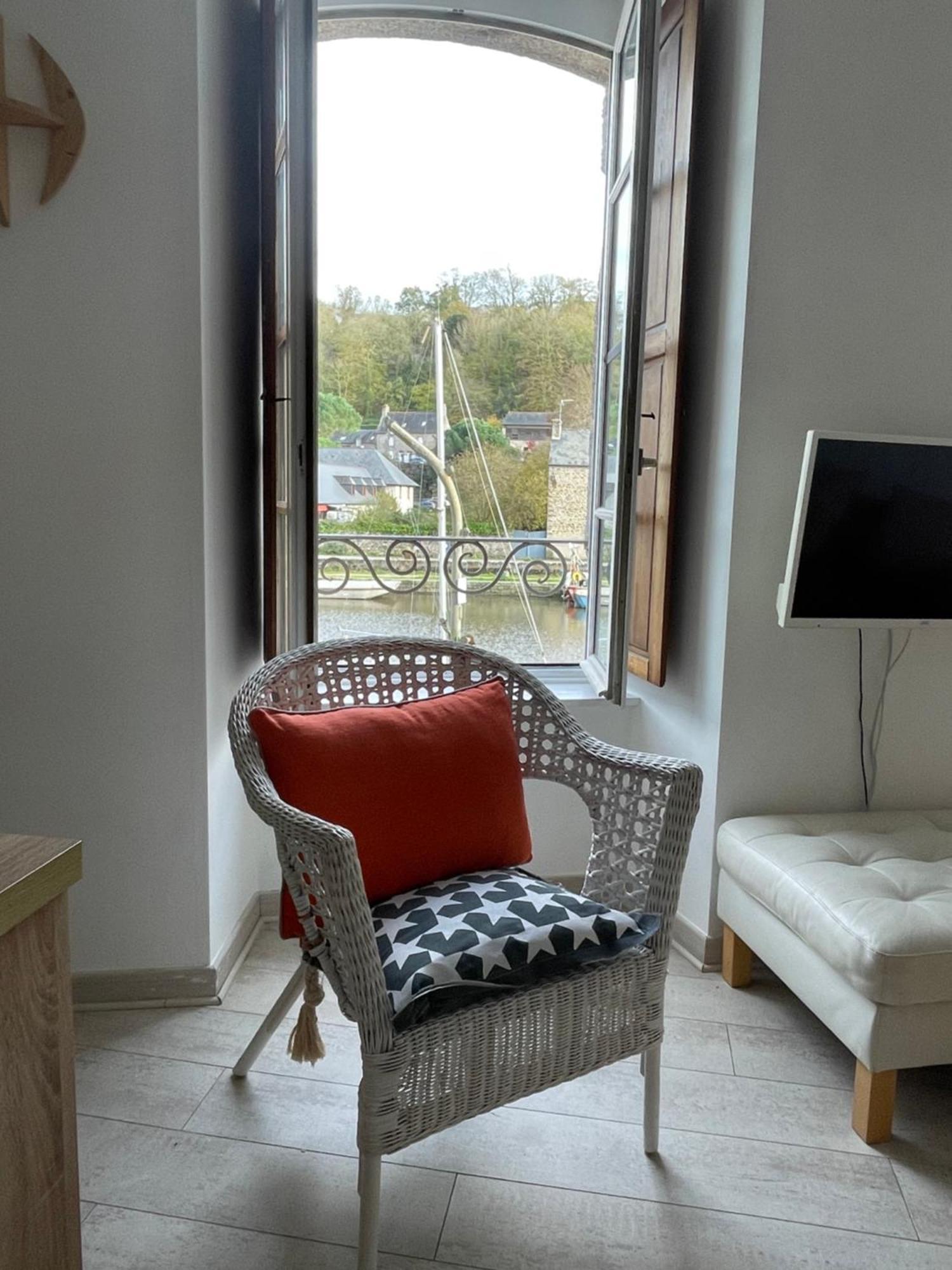 Appartement Au Port Dinan Exterior photo
